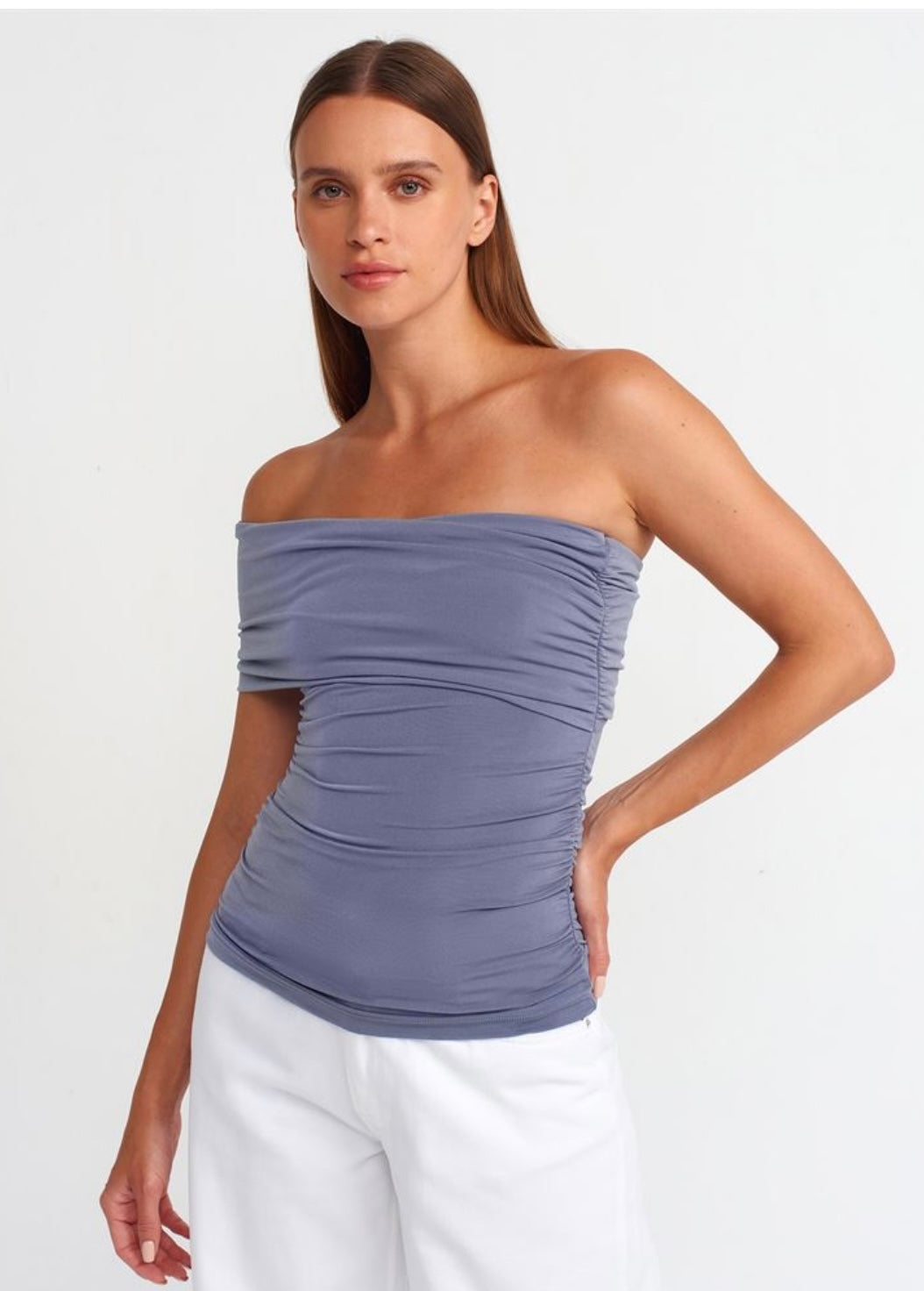 חולצה כיווצים כתף אחד