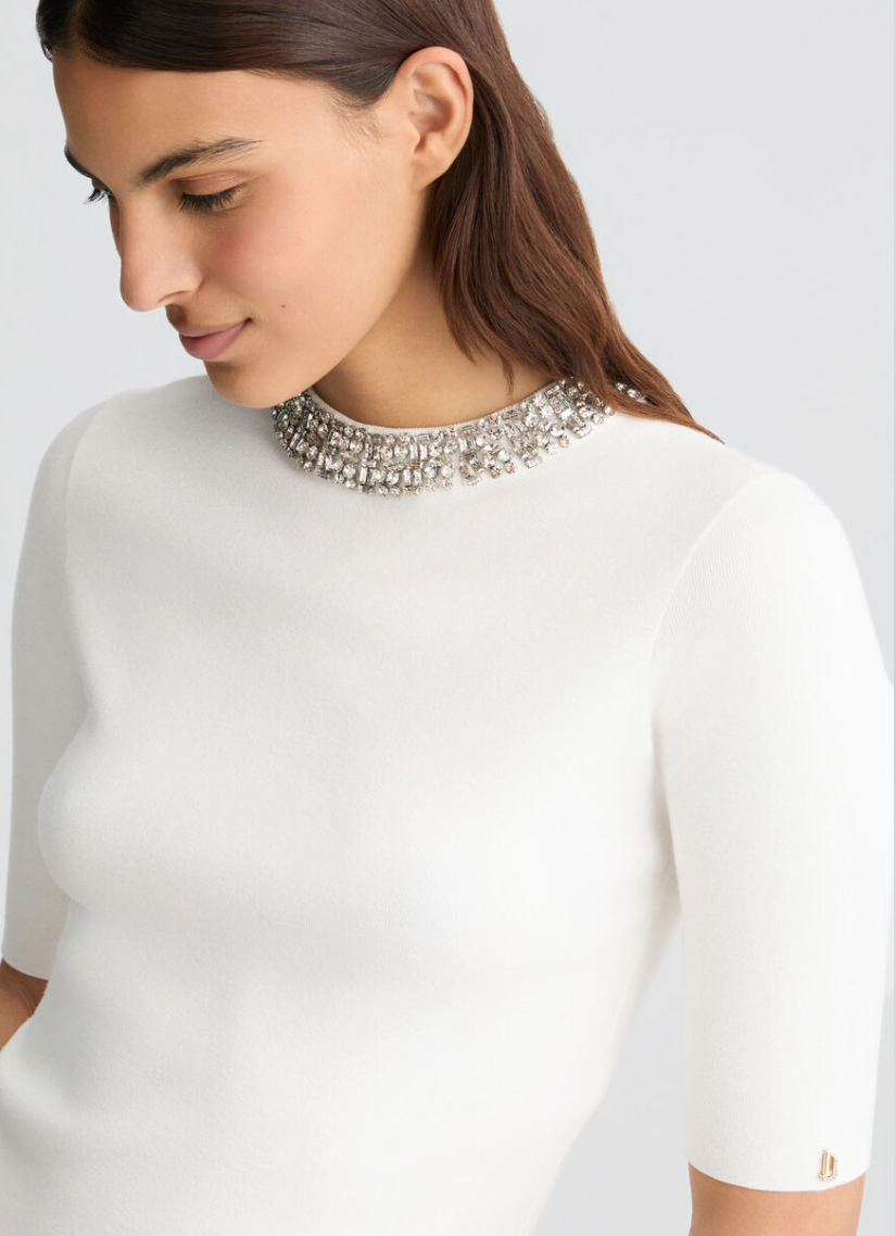 Blouse with Crystals