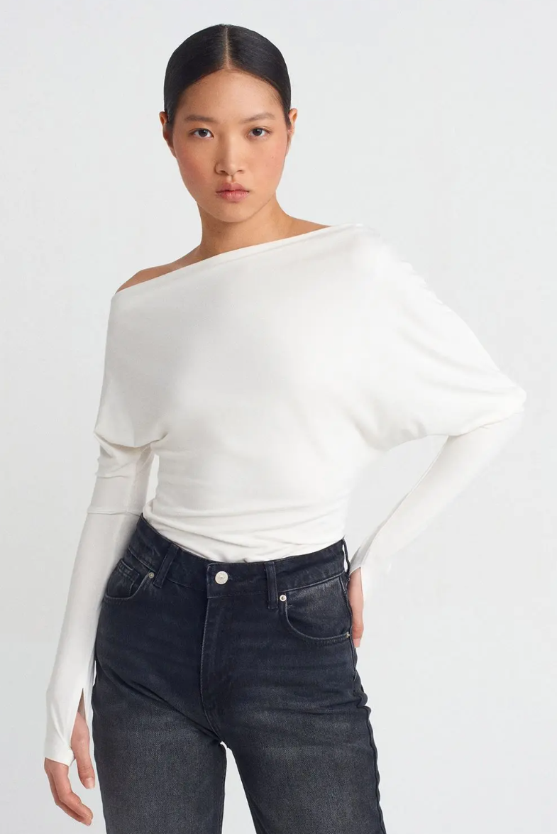 חולצה סירה ארוכה