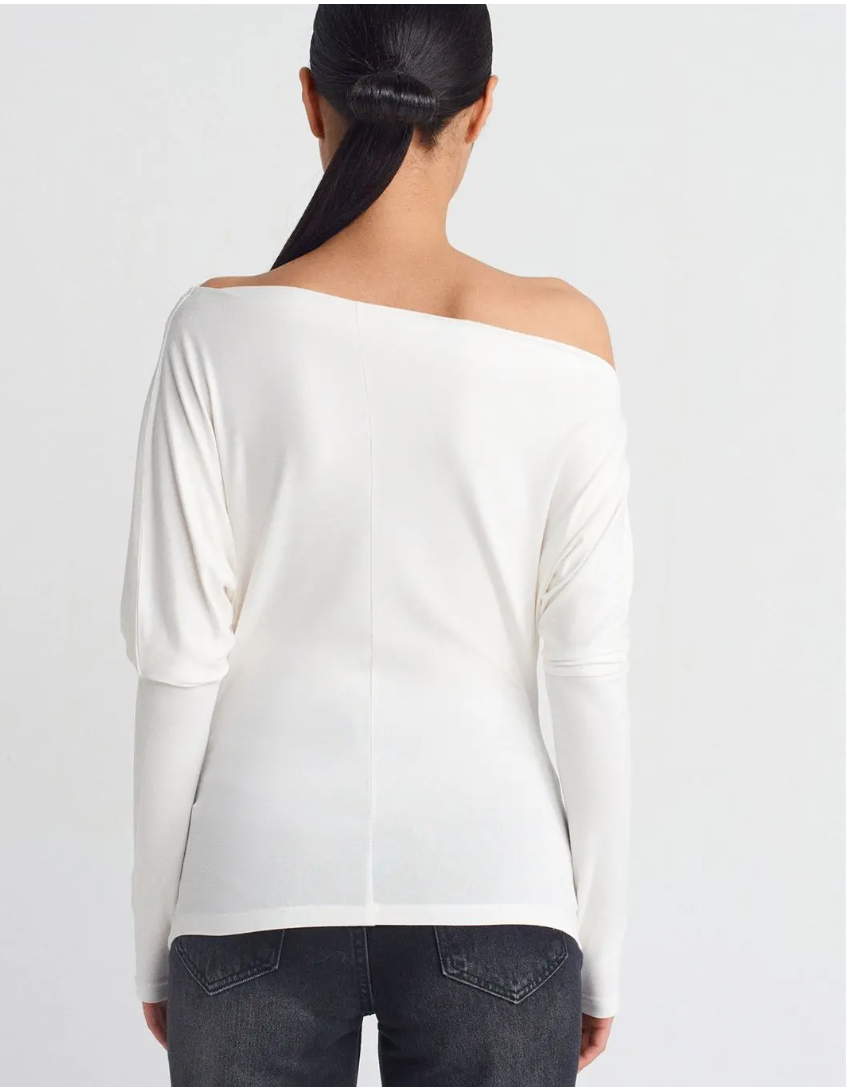 חולצה סירה ארוכה