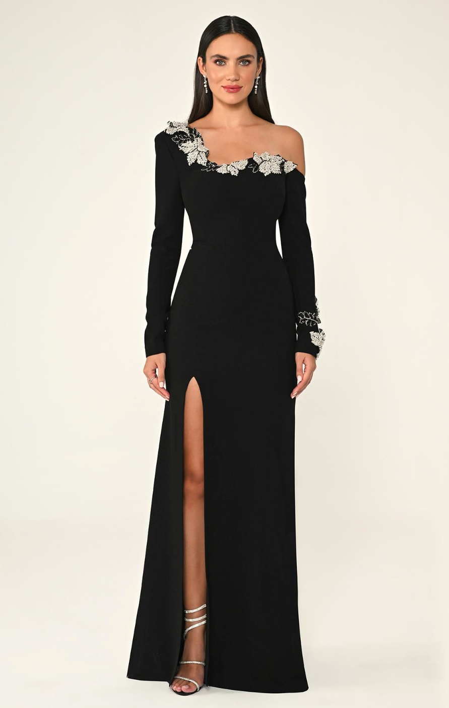 Crepe Long Dress with Long Sleeves and Embroidered Collar Accessories