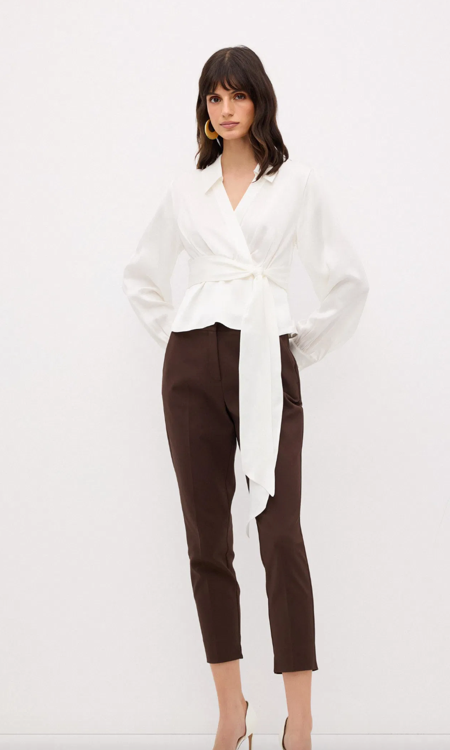 חולצה עם קשירה