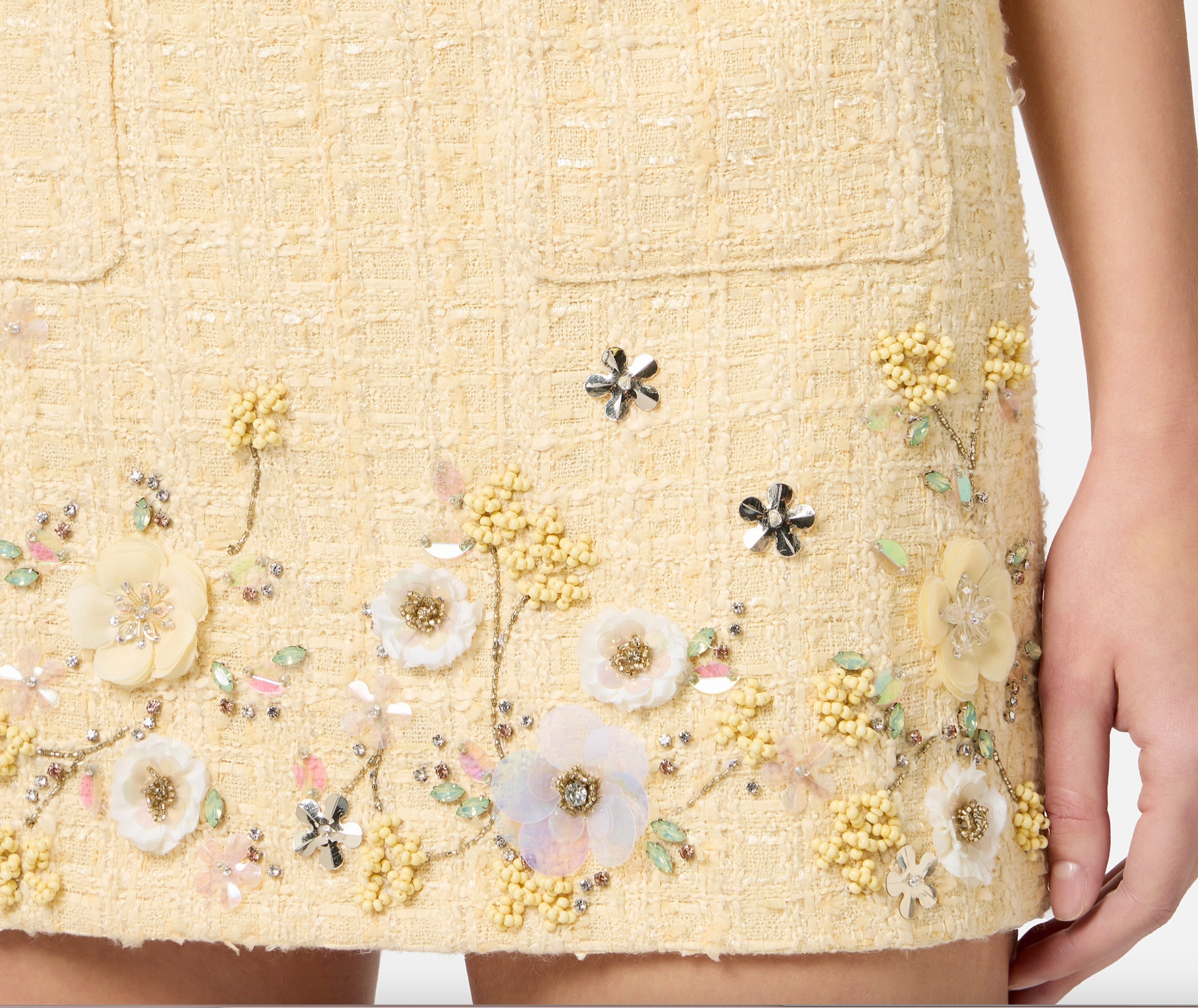 Tweed skirt with floral embroidery