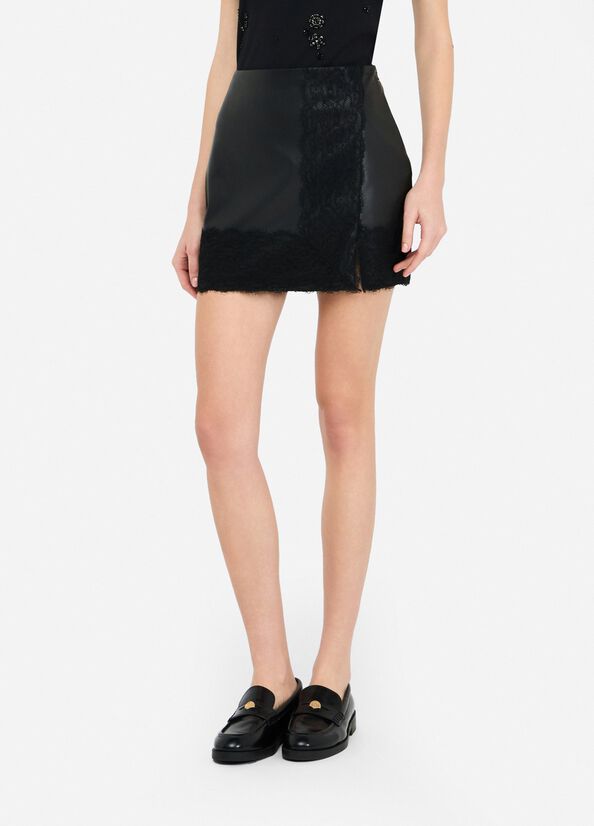 Miniskirt with lace