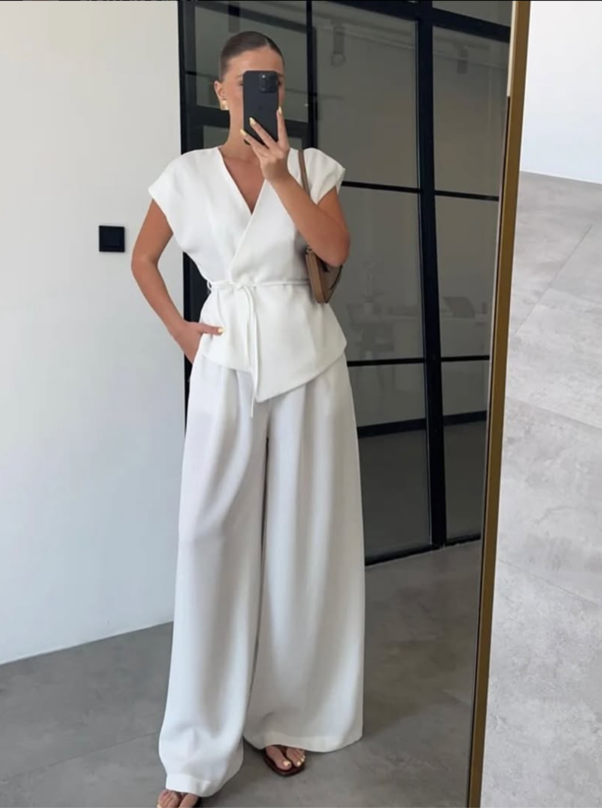 חליפה וסט נקשר