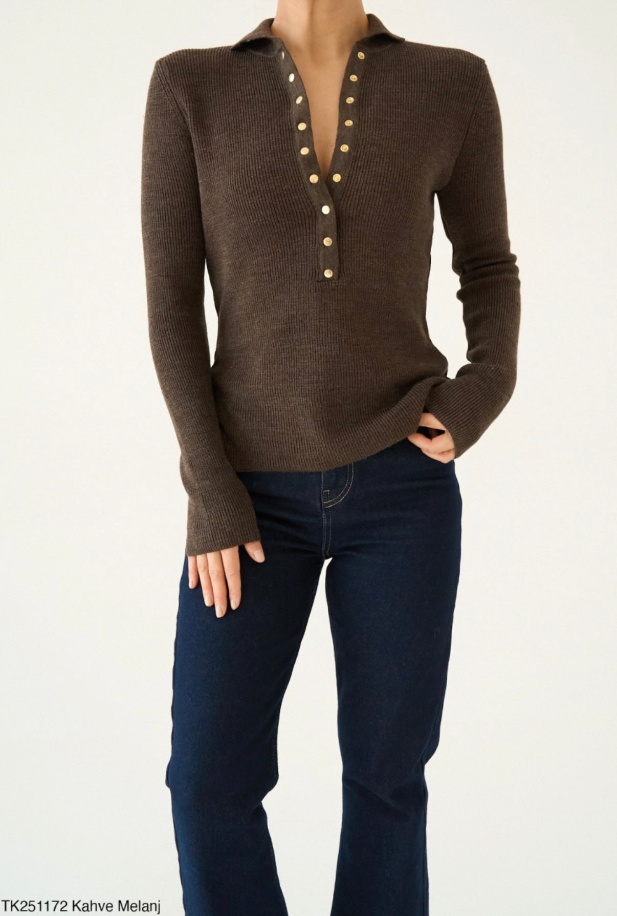 Knit blouse with gold buttons-