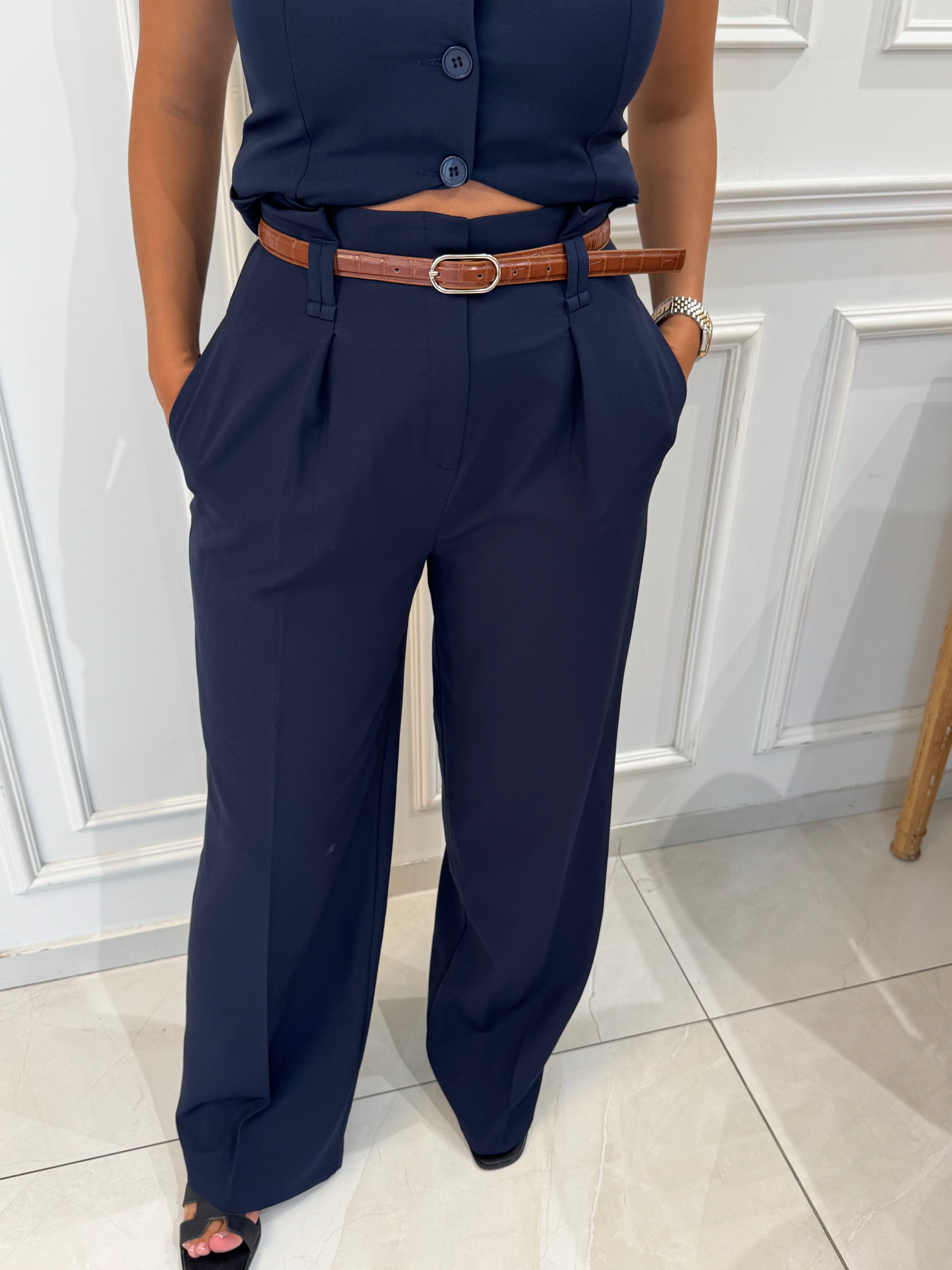 Trousers with belt