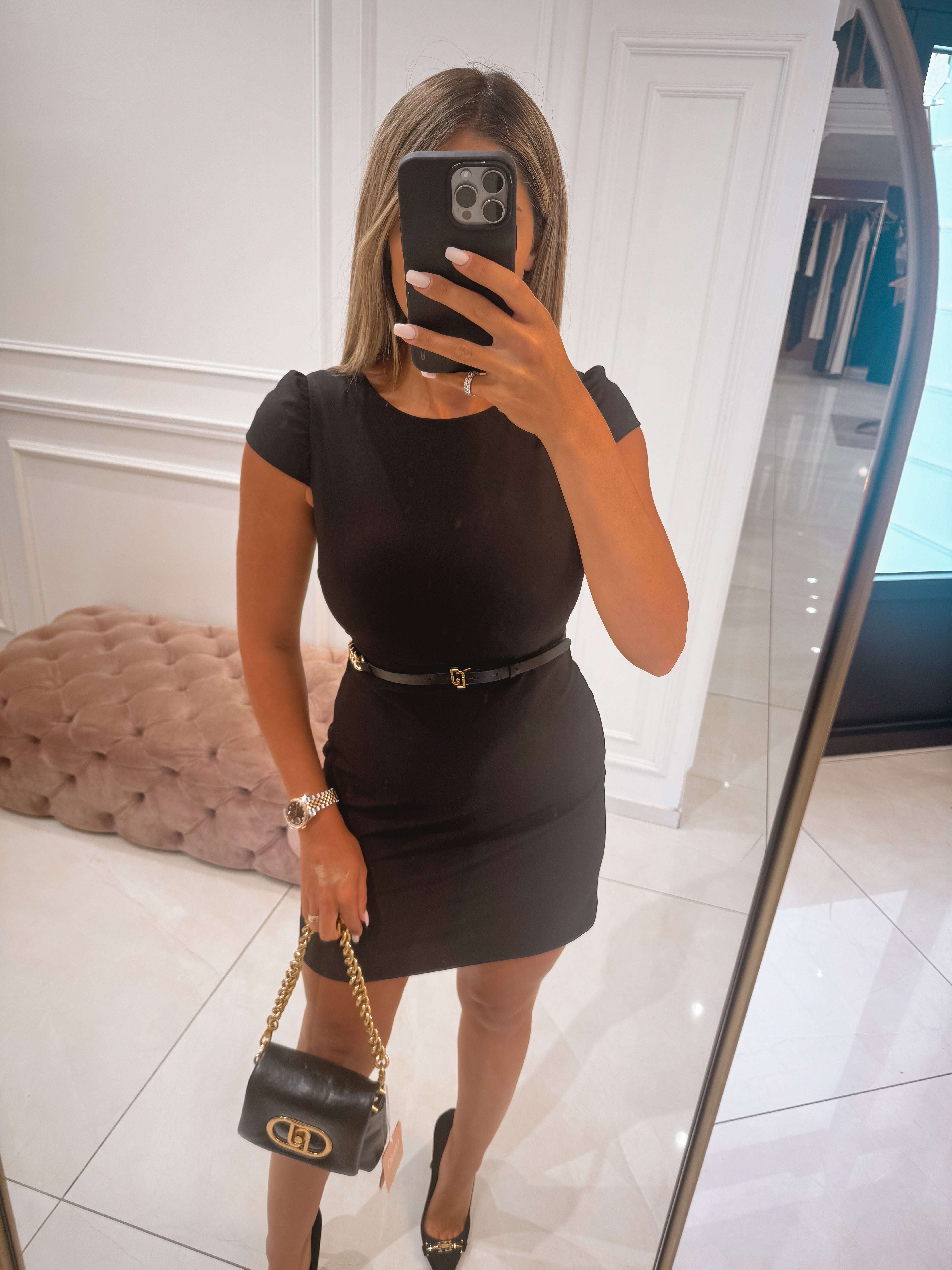 שמלה חצי שרוול פתוחה בגב