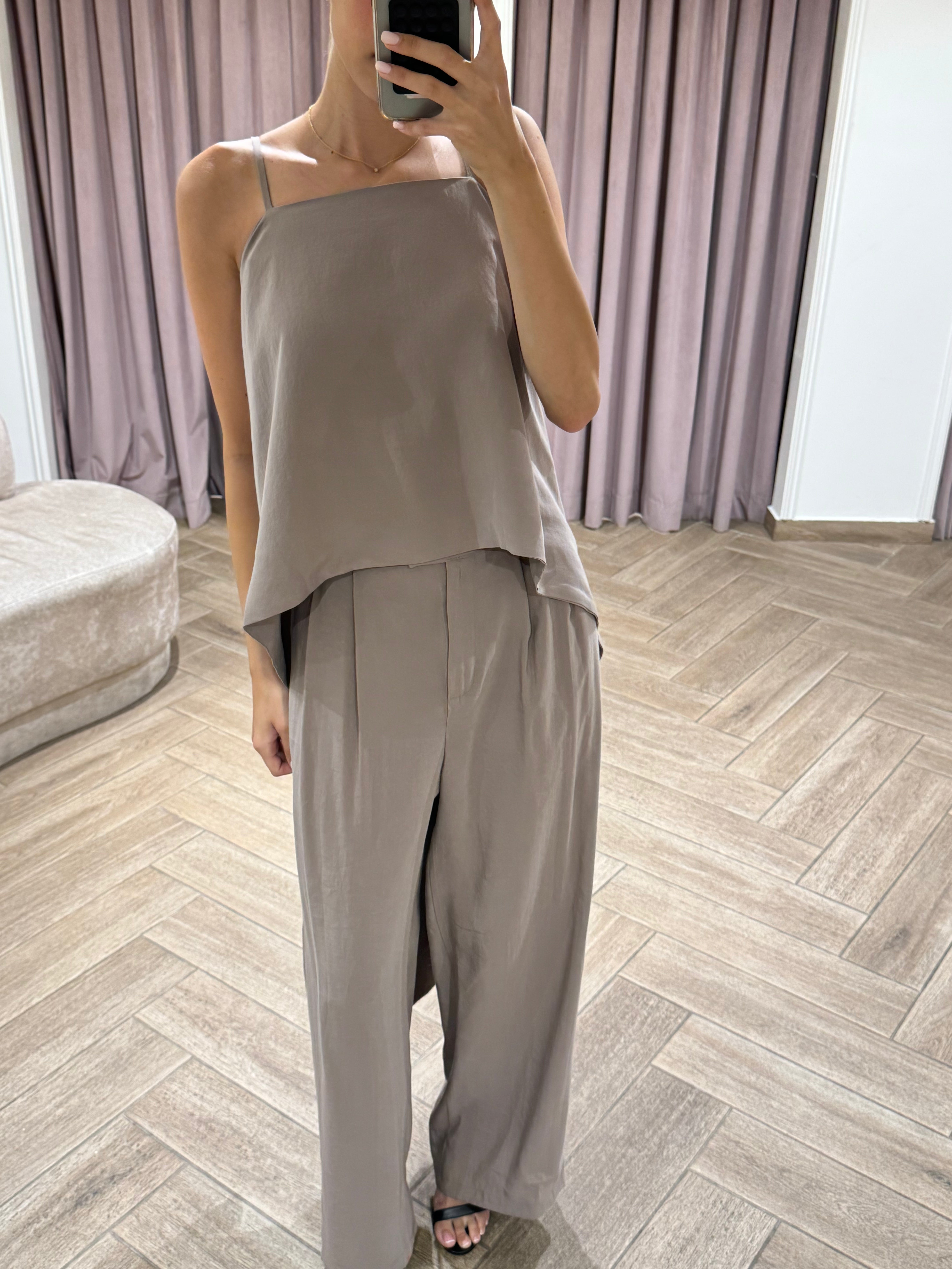 חולצה נופלת גב פתוח