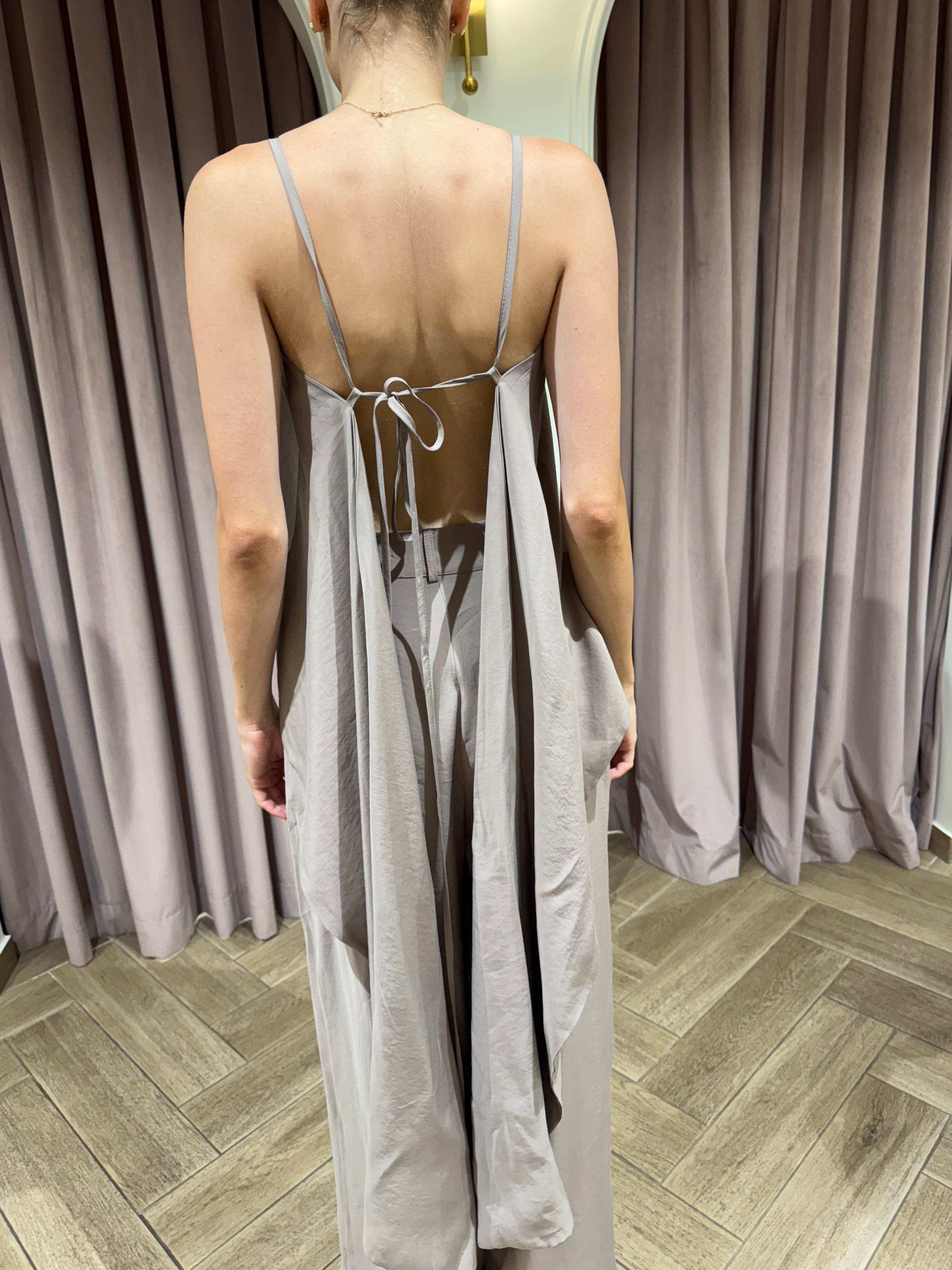 חולצה נופלת גב פתוח