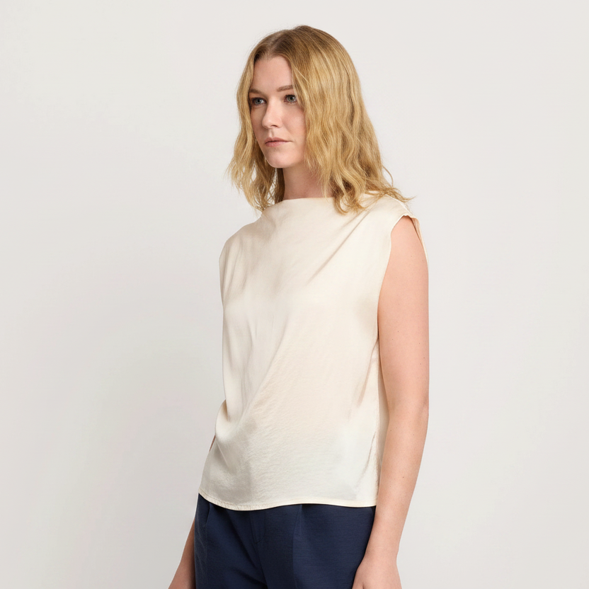 Wide shouldered blouse