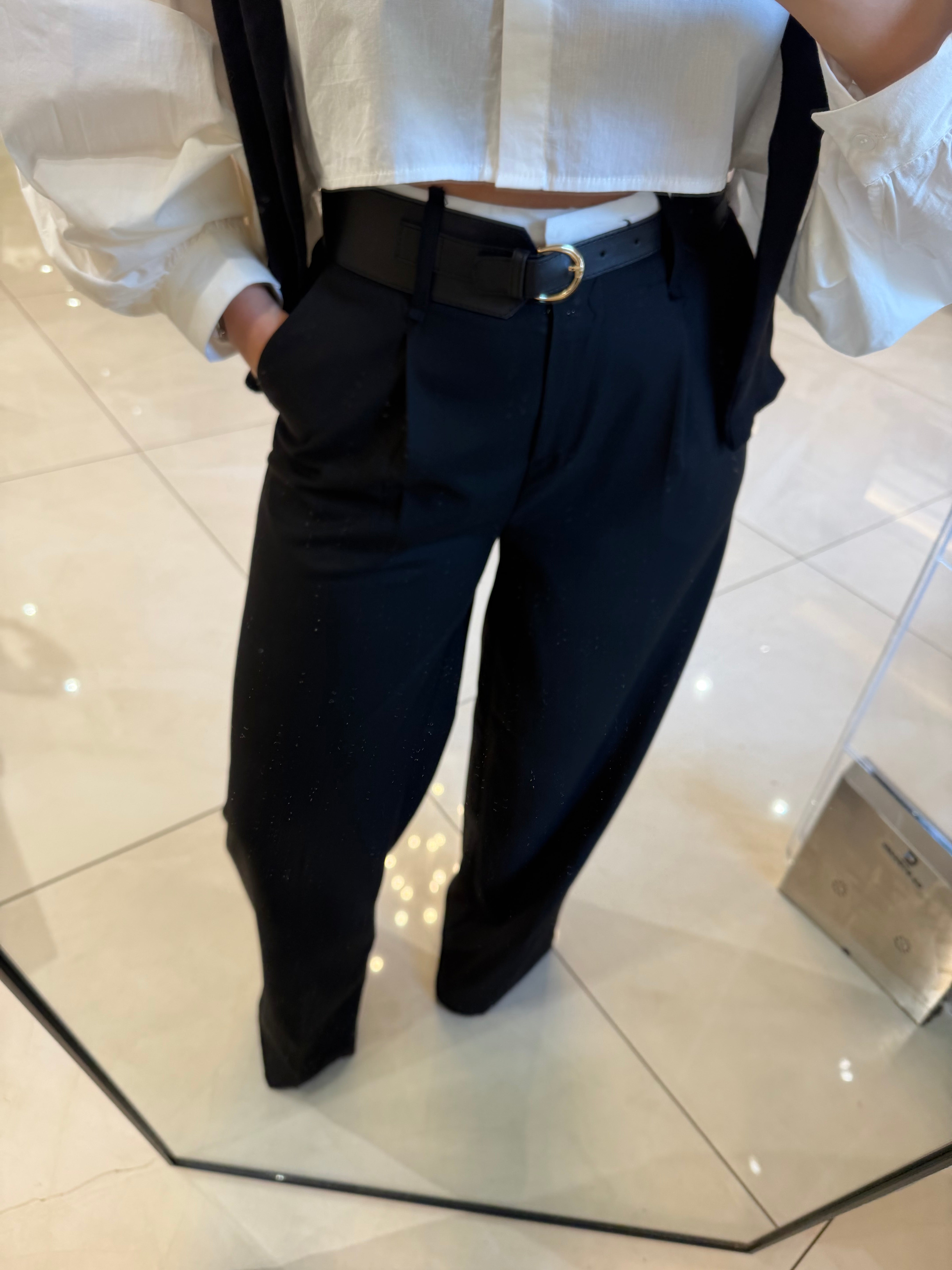 Everyday trousers with wide belt