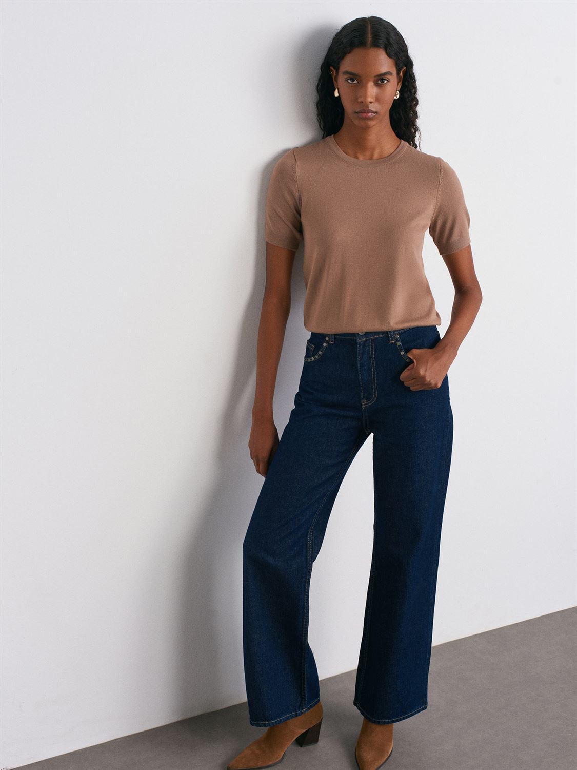 Short sleeve Light Knit Blouse