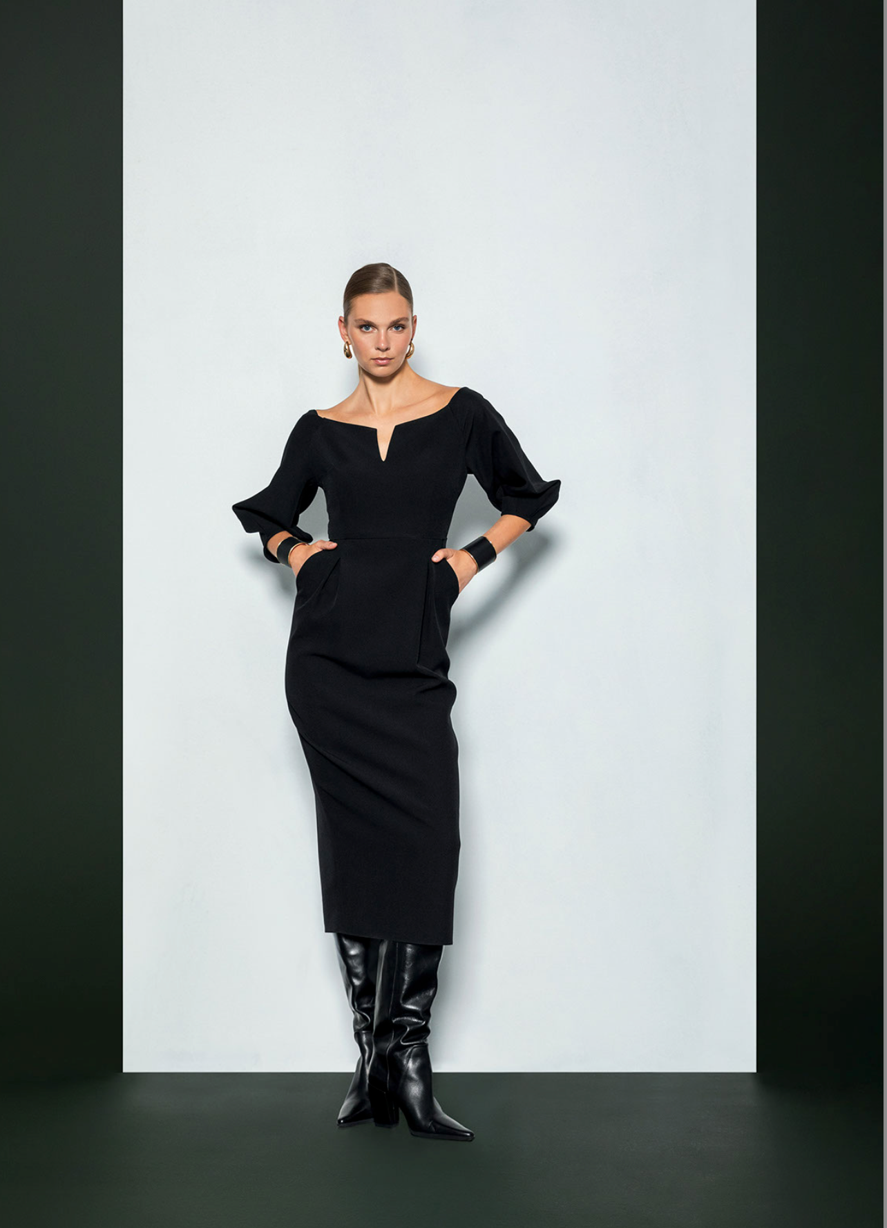 Sira Dress with v
