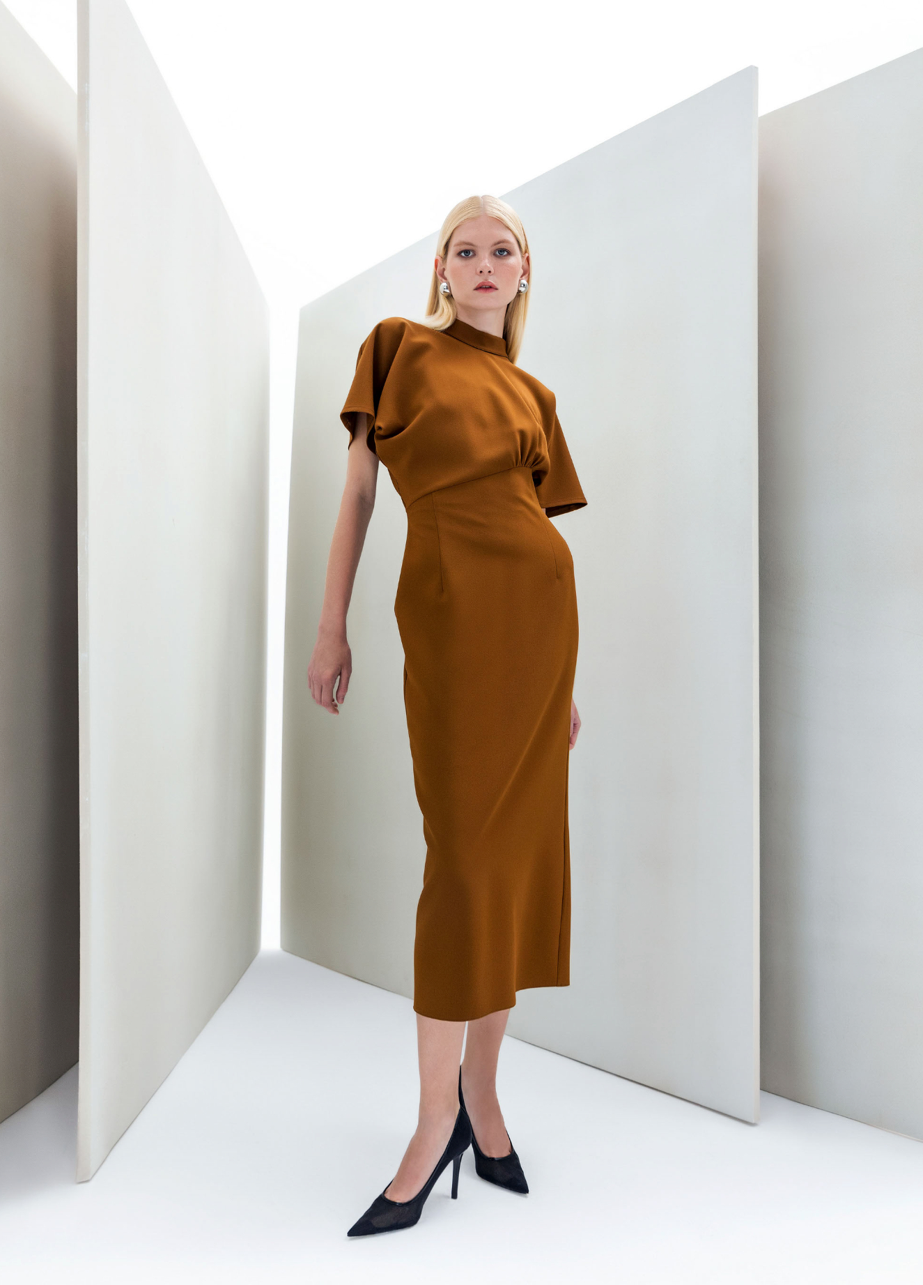 .Camel Midi Dress