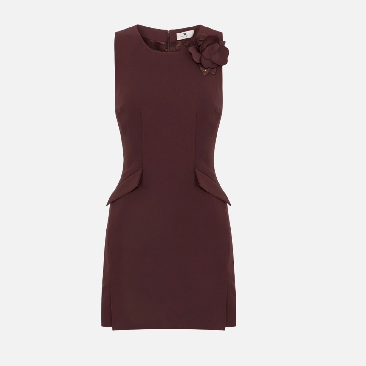Sleeveless dress in lightweight crêpe fabric