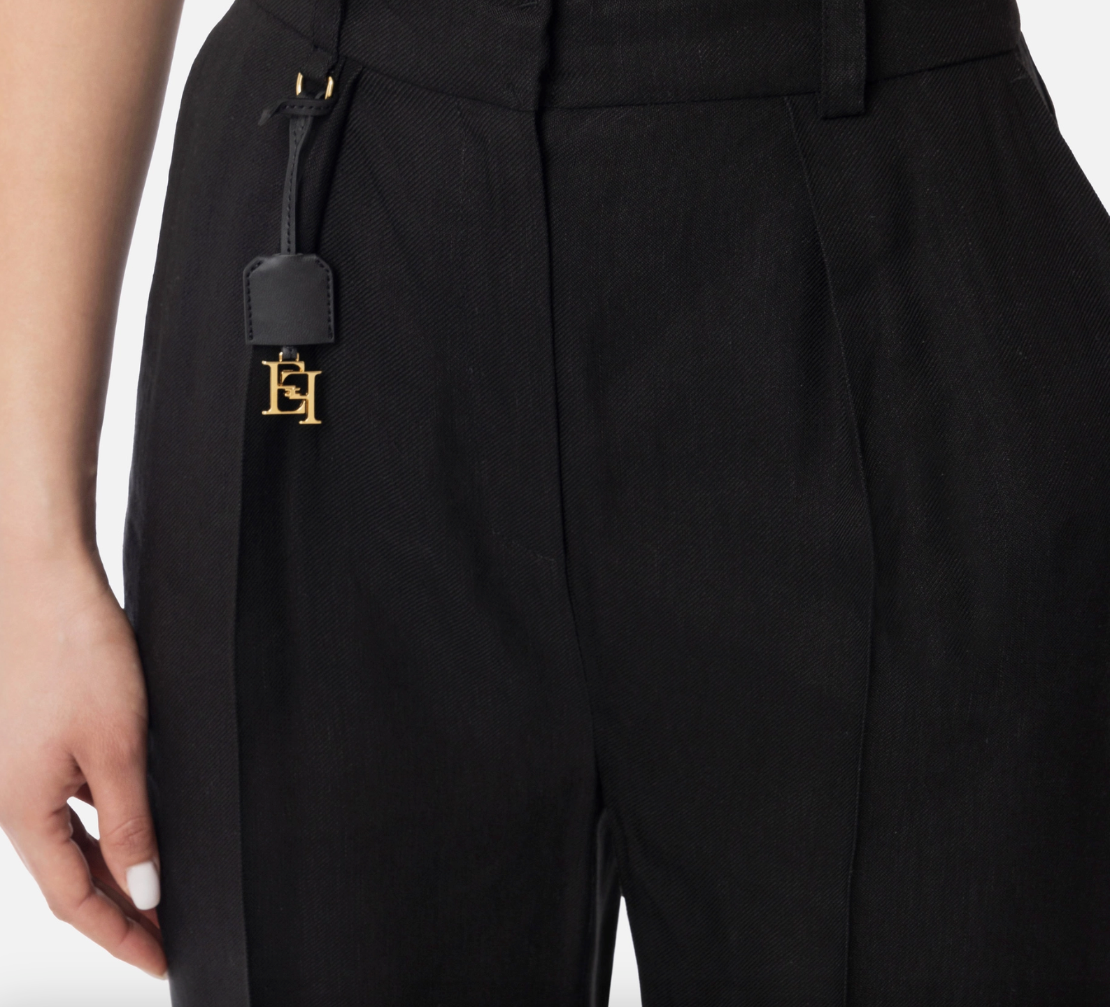 Linen Trousers with Darts
