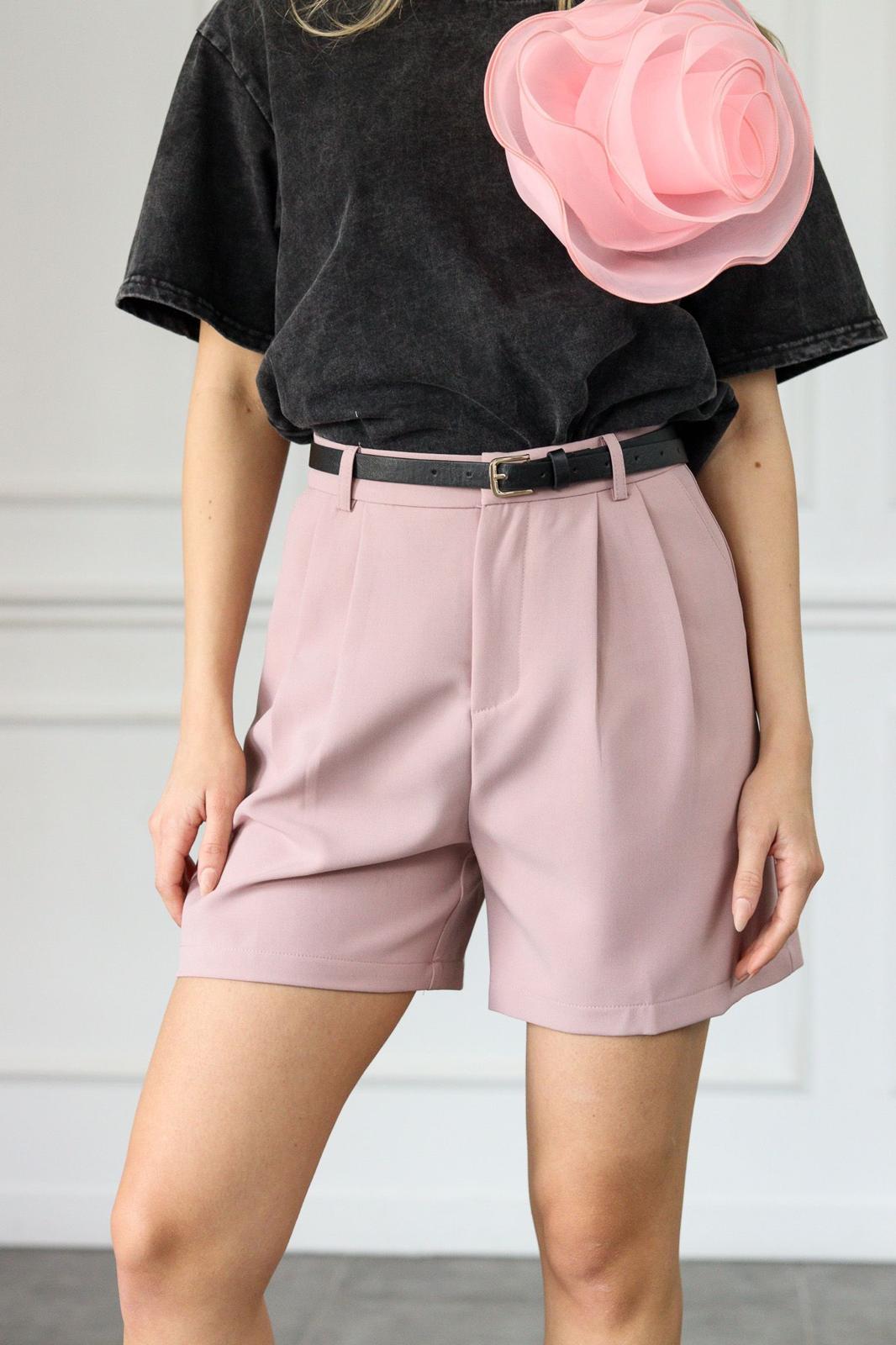 classic shorts with belt