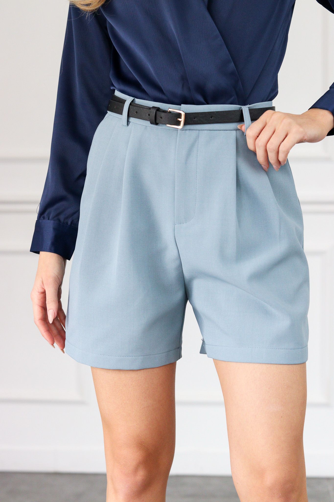 classic shorts with belt