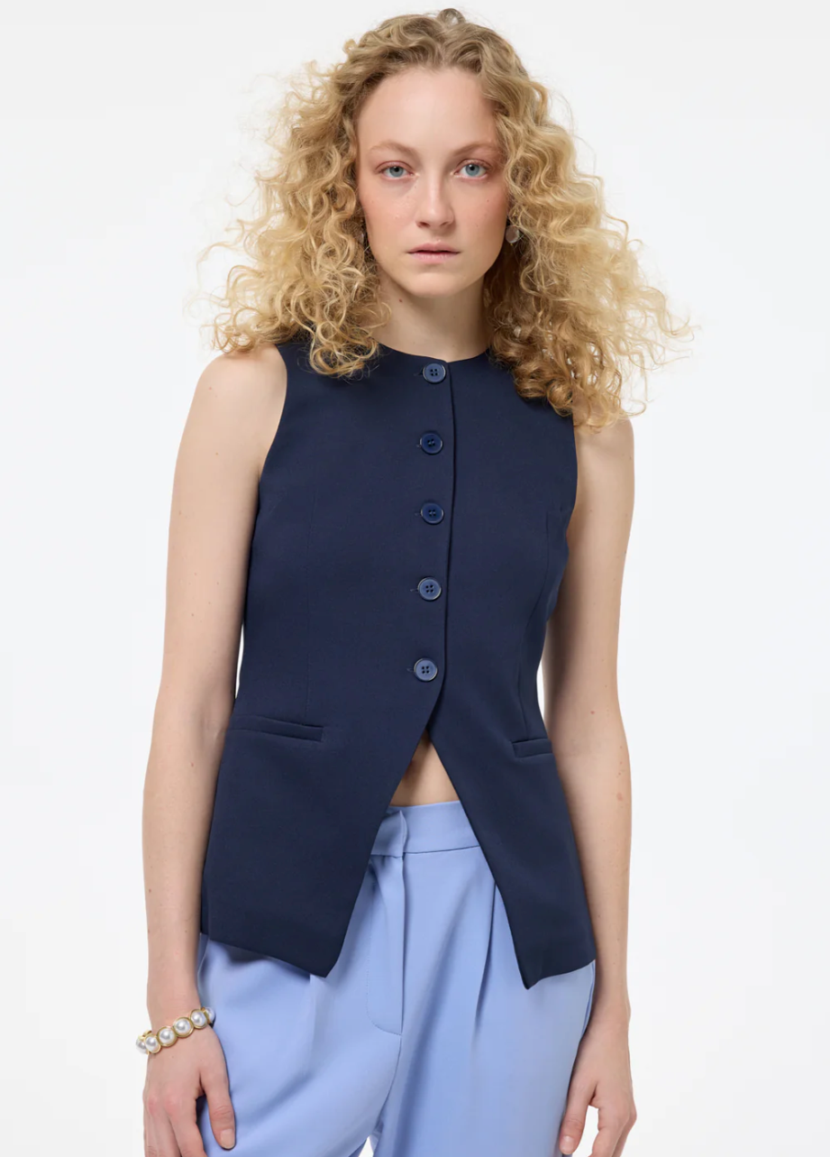 elegant bottoned shirt