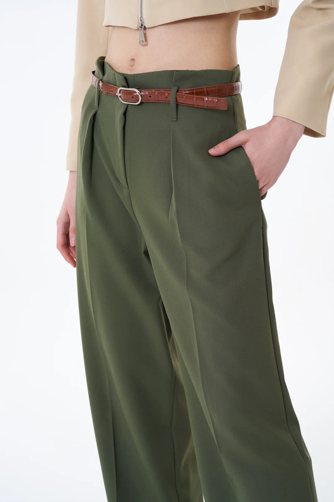 Trousers with belt