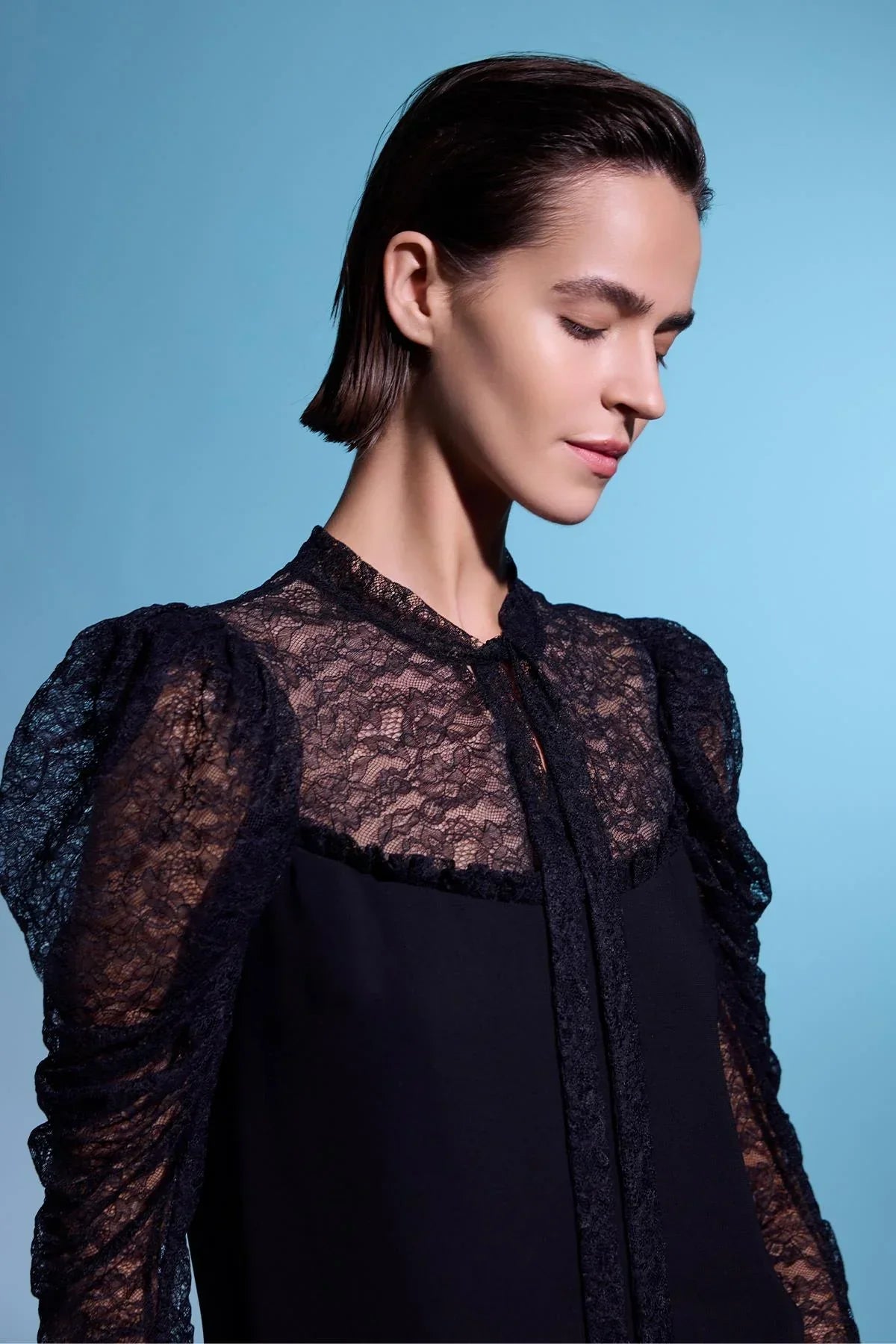 Mini dress with Lace sleeves