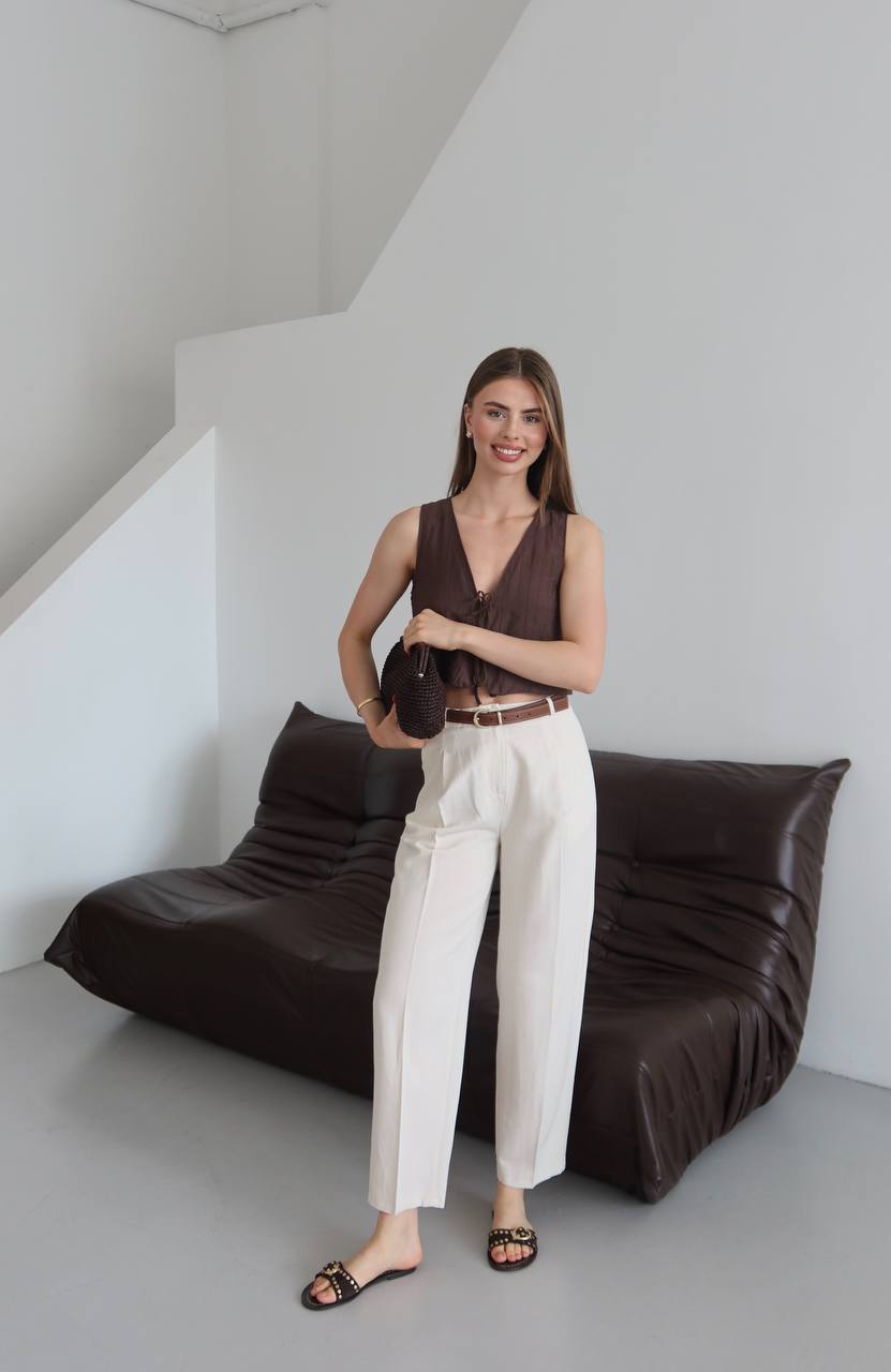 CLASSIC TROUSERS WITH CAMEL BELT