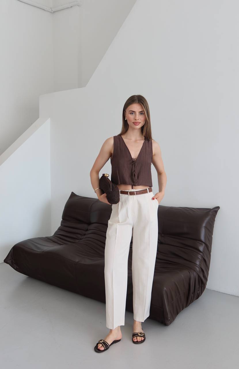 CLASSIC TROUSERS WITH CAMEL BELT