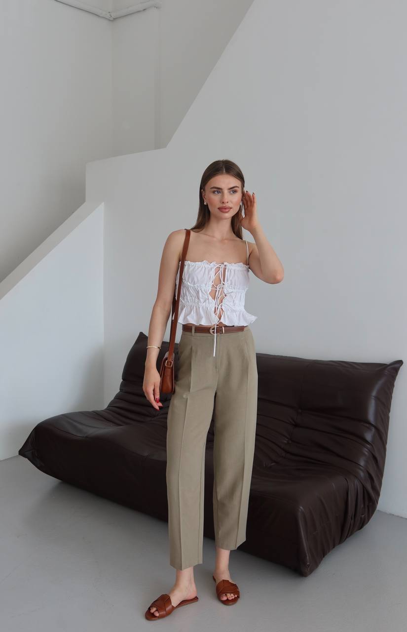 CLASSIC TROUSERS WITH CAMEL BELT
