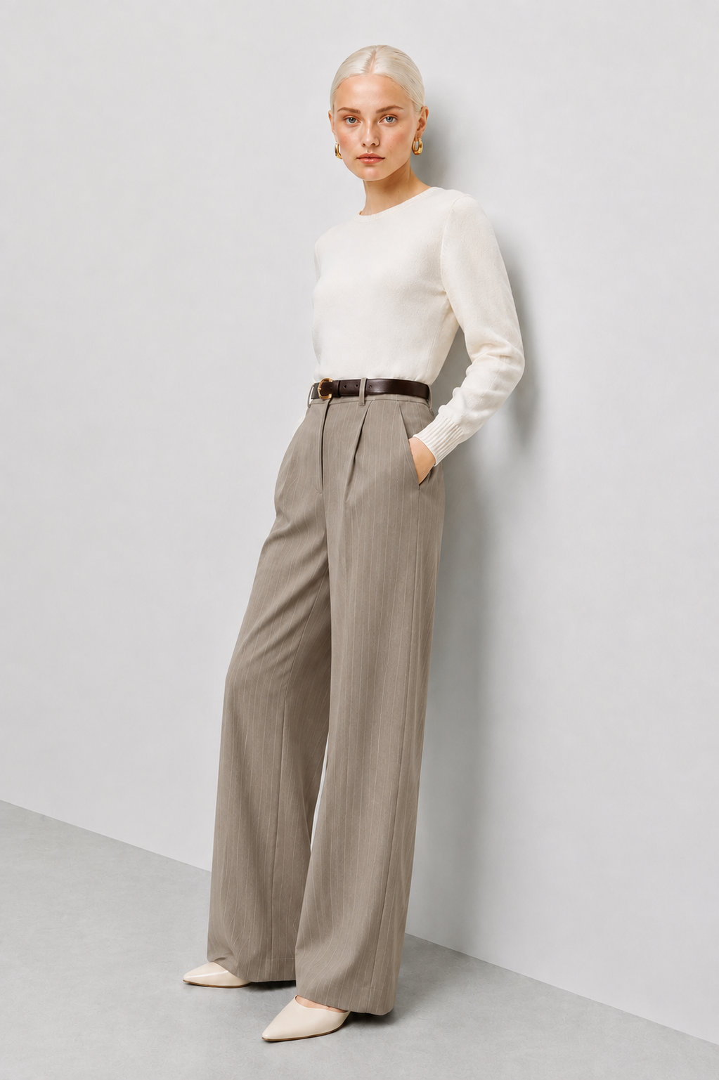 Pleated wide-leg trousers with stripes
