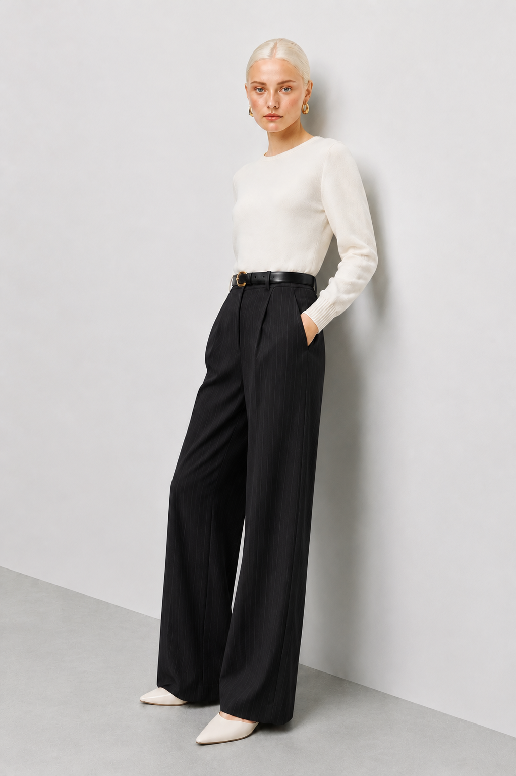 Pleated wide-leg trousers with stripes