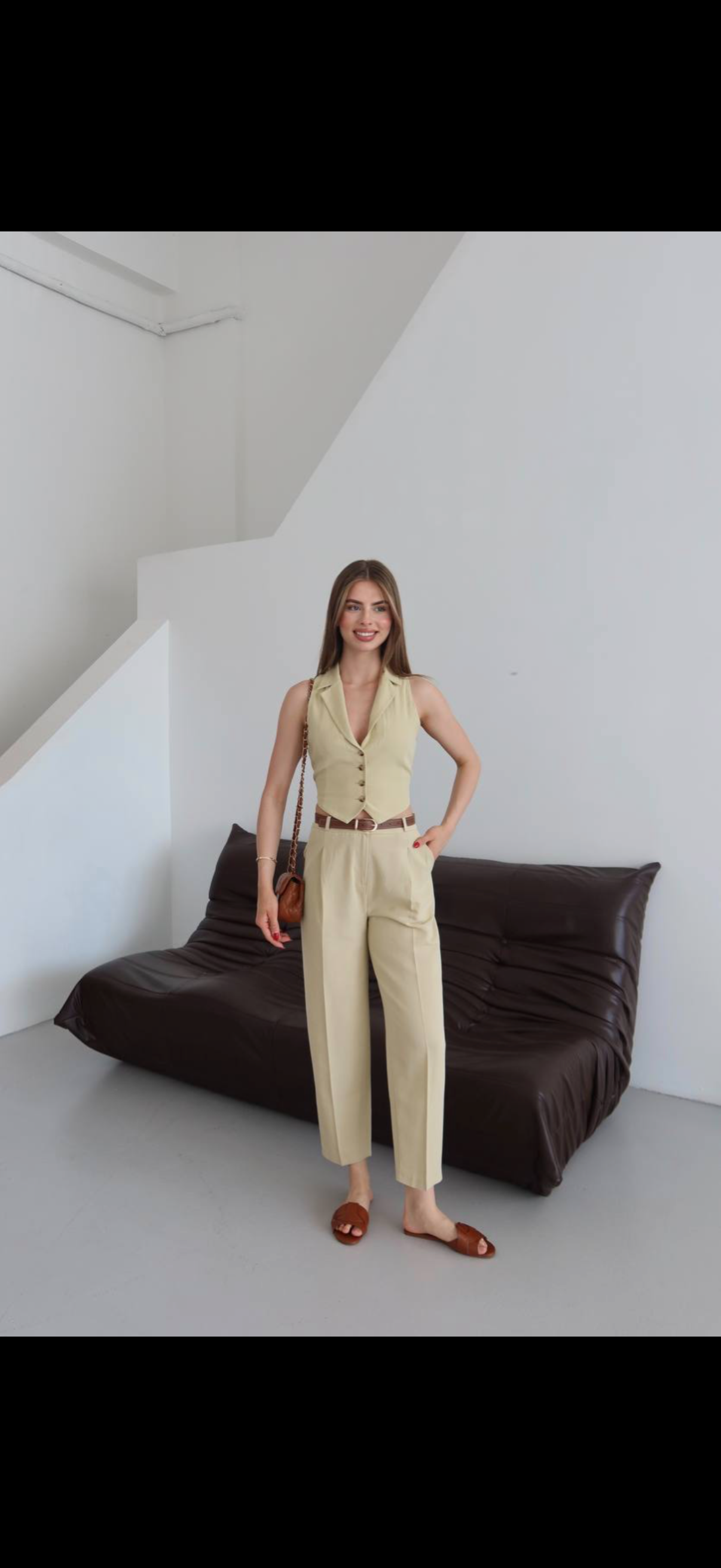 CLASSIC TROUSERS WITH CAMEL BELT