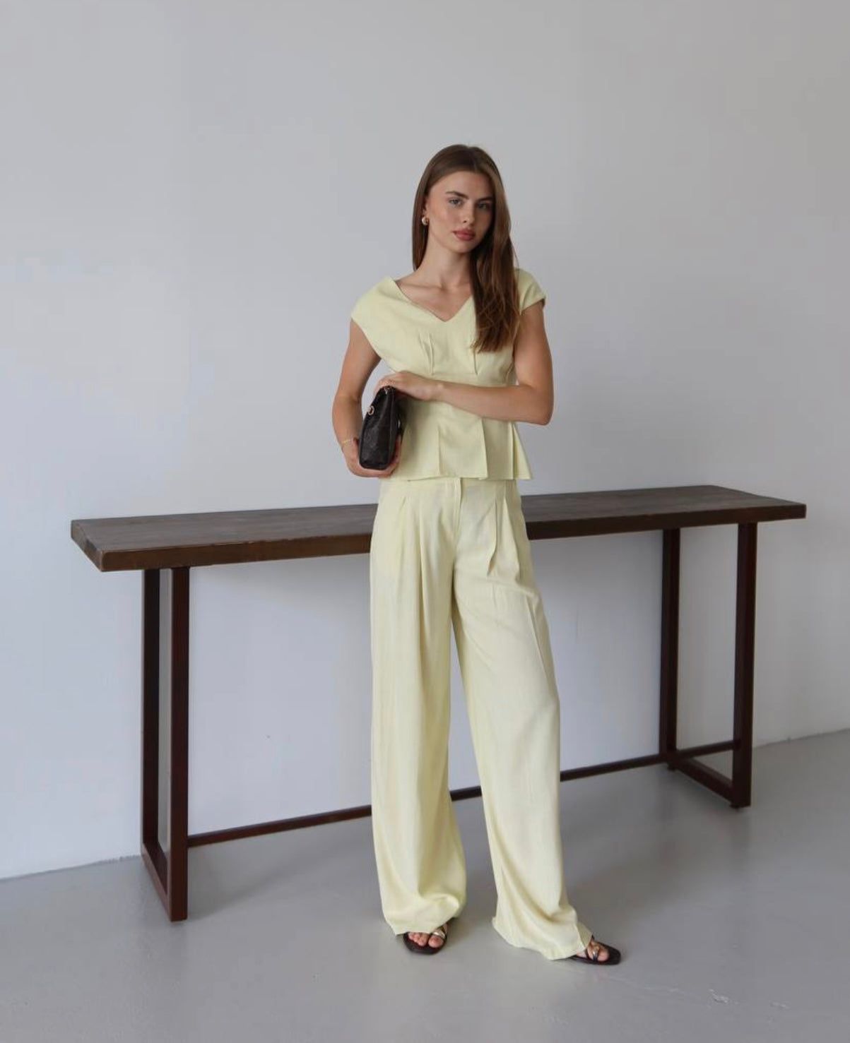 V BLOUSE SET