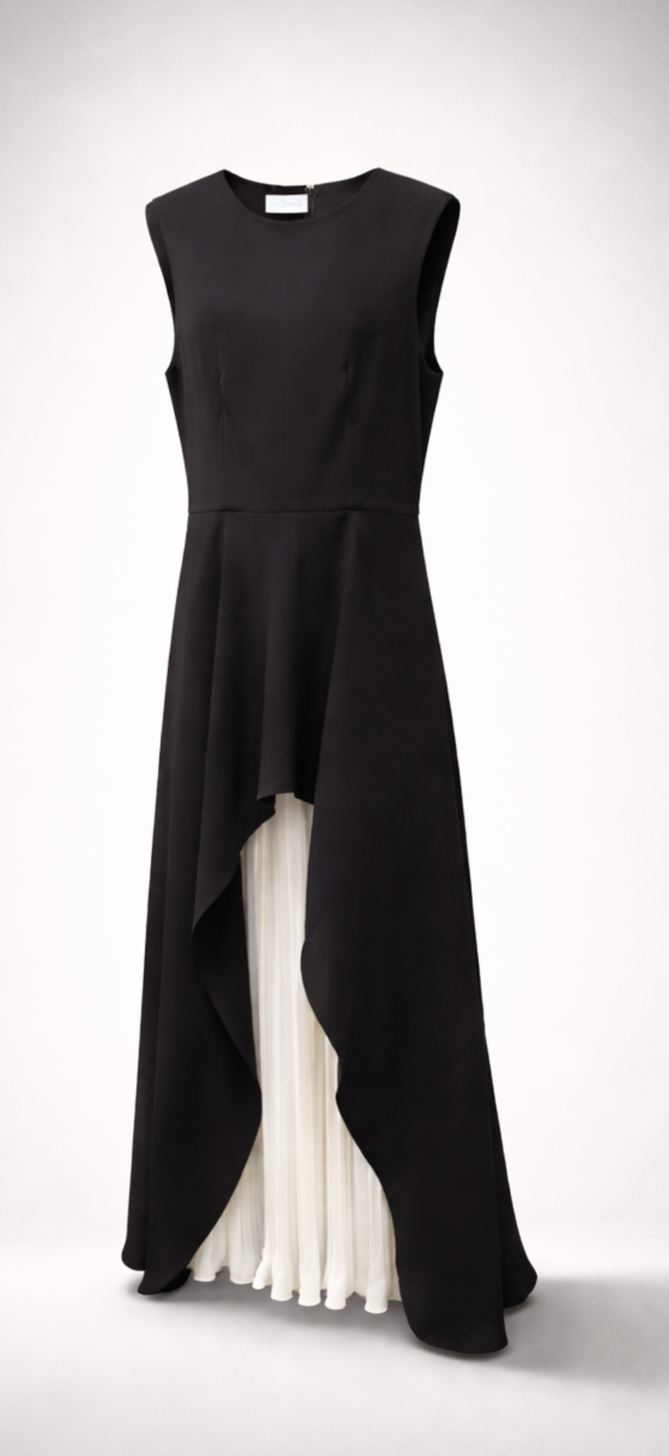 Classic dress with Plisse under