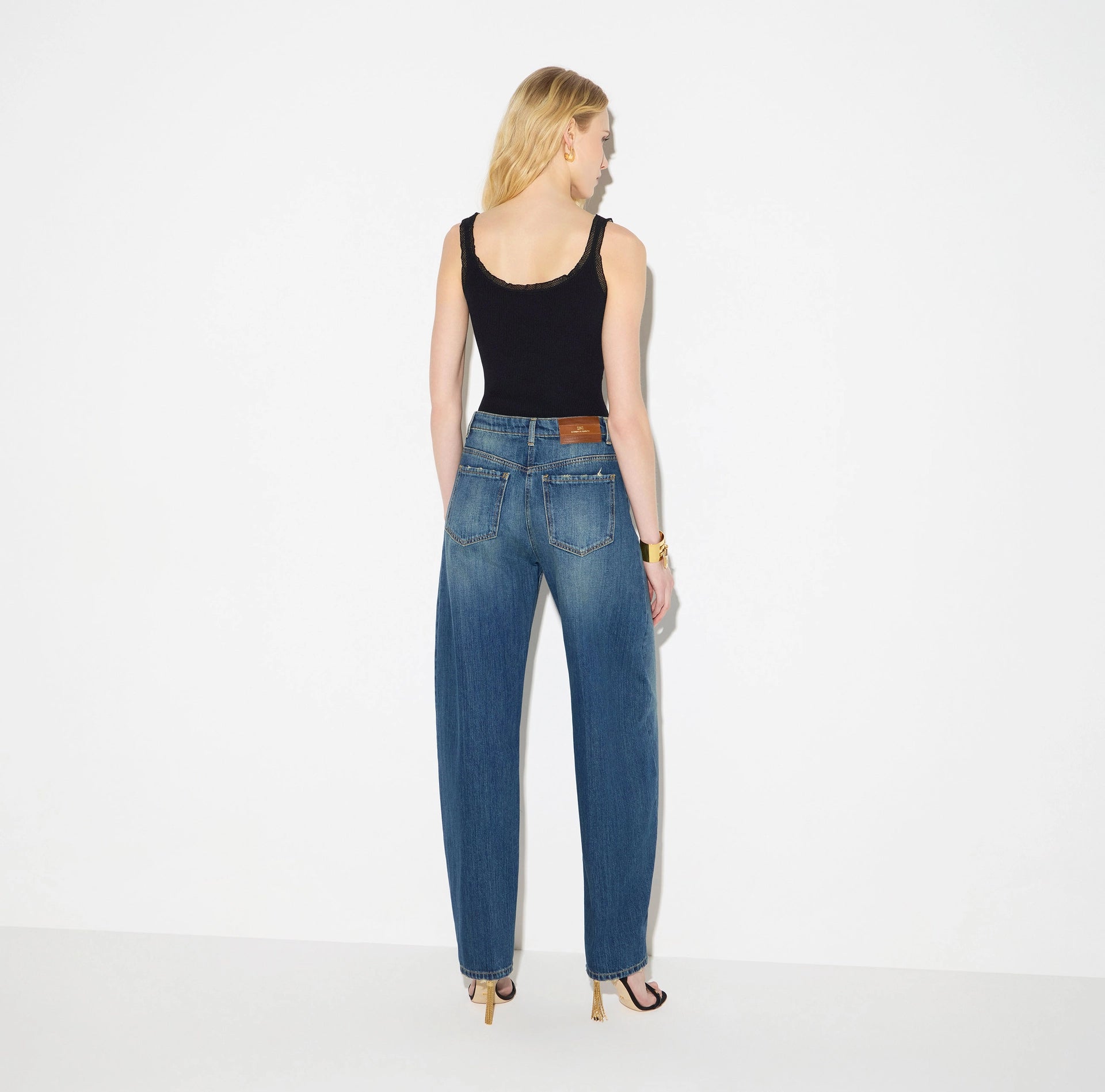 Balloon jeans with jewel buttons
